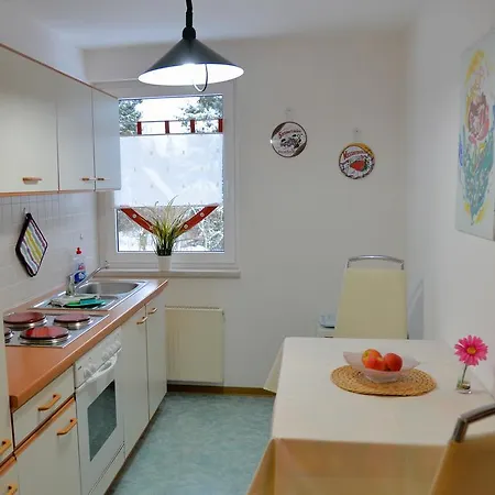 לינה וארוחת בוקר Haus Rosenbuehl